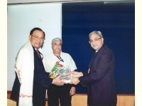 B.C. Bora, Past  President (2000-01) being decorated with a shawl, citation & a silver plate for his distinguished service to IGC.