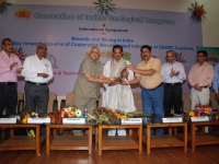 Chief Guest Mr. Rajendra Shukla felicitated by the Executive President, IGC.